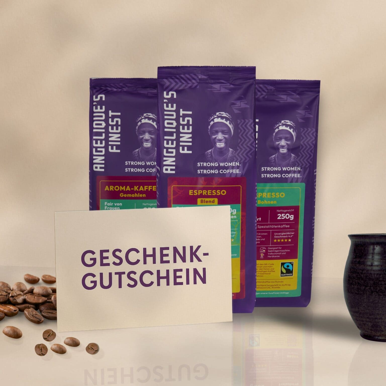 Geschenkgutschein Kaffee Kooperative mit Kaffee Probierpacket im Hintergrund